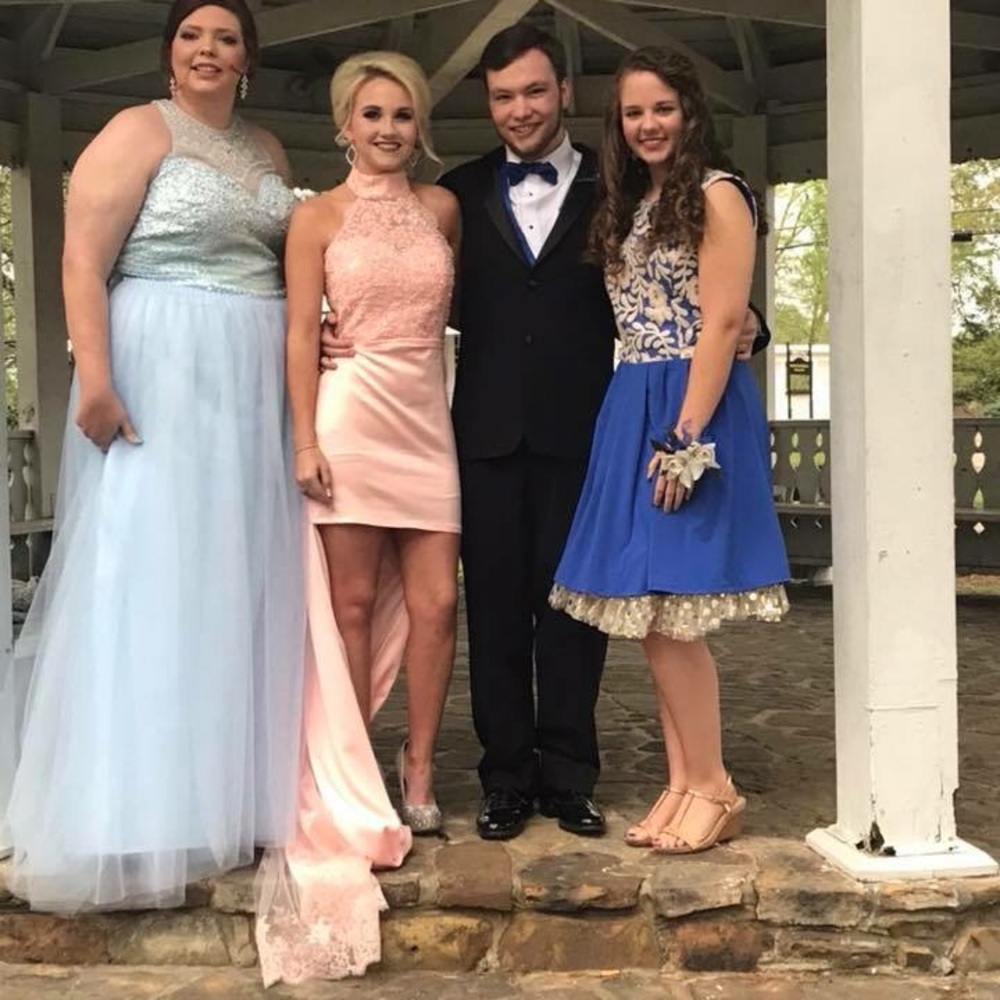 Prom dress - Picture 2 of 3
